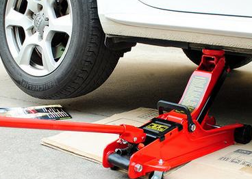 汽車千斤頂用不對(duì),生命也會(huì)垂危