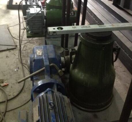 螺旋式電動千斤頂